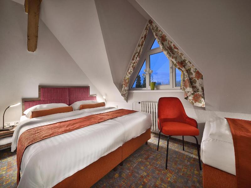 Maxmilian Lifestyle Resort image