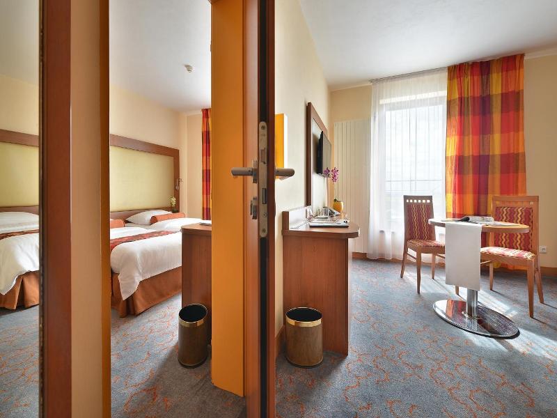 Maxmilian Lifestyle Resort image