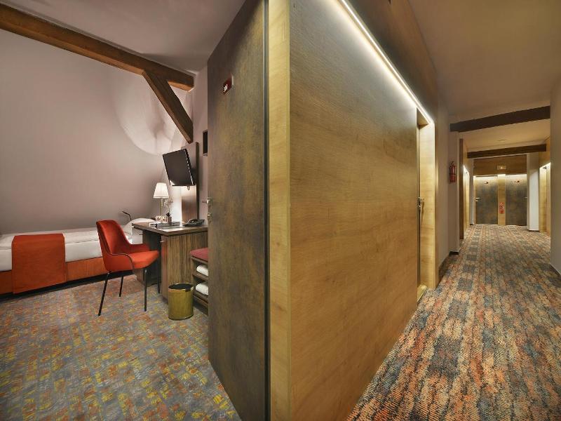 Maxmilian Lifestyle Resort image