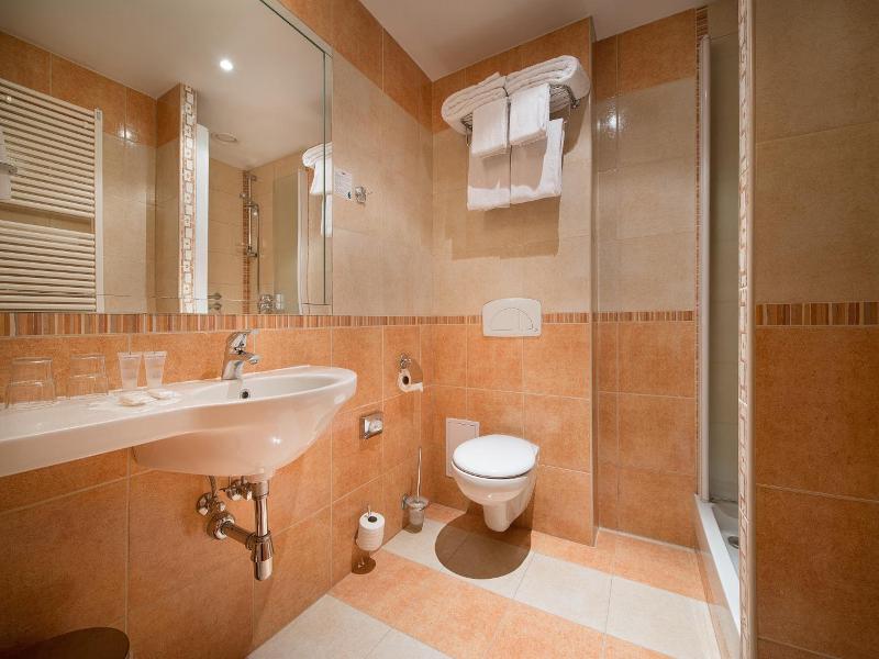 Maxmilian Lifestyle Resort image