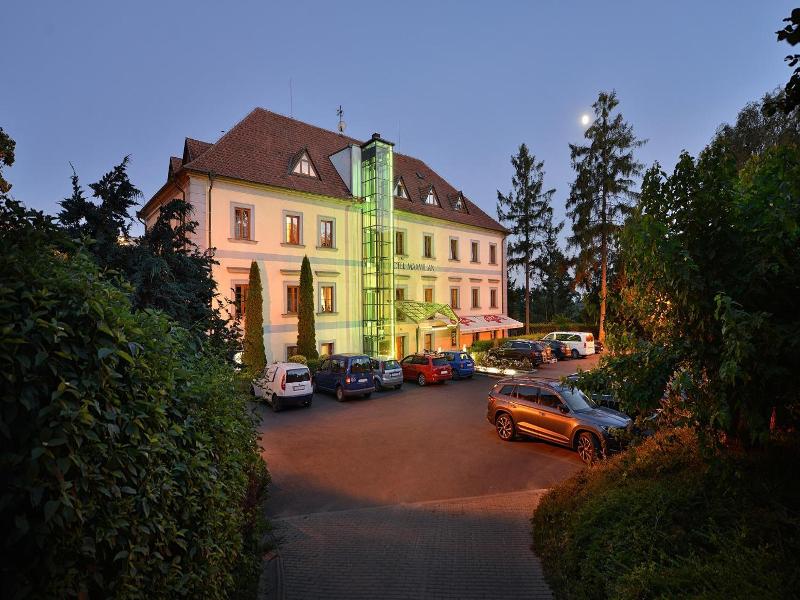 Maxmilian Lifestyle Resort image