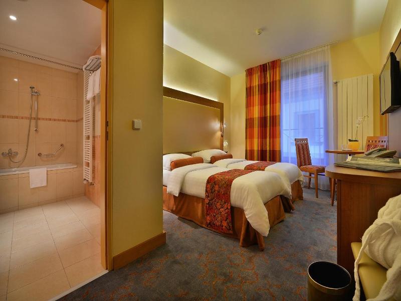 Maxmilian Lifestyle Resort image
