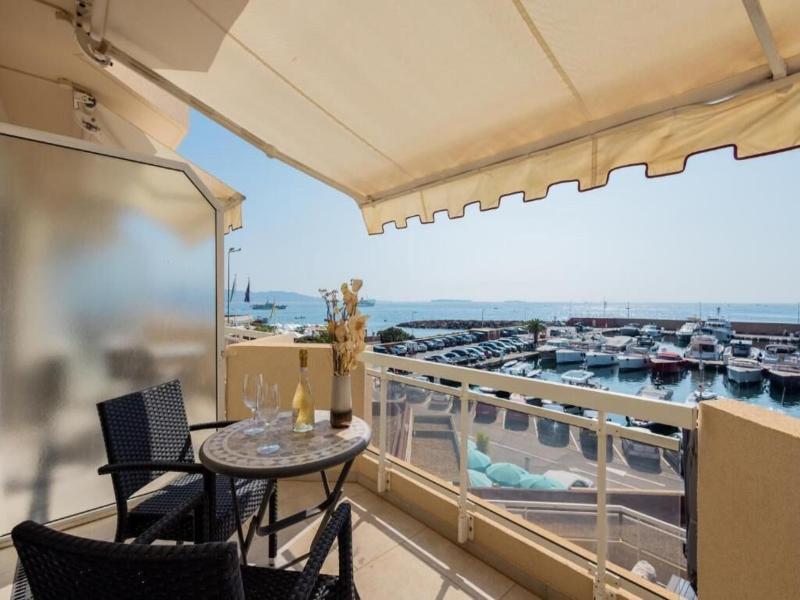Riviera Beach Hotel image