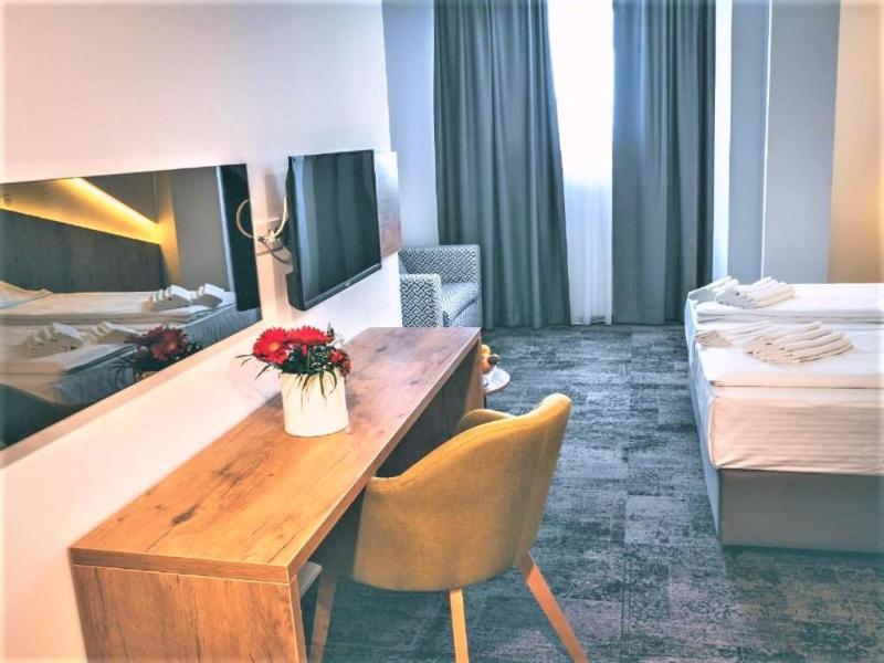 Orange Hotel image