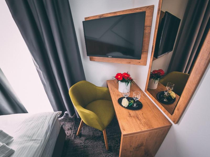 Orange Hotel image