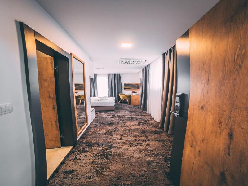 Orange Hotel image
