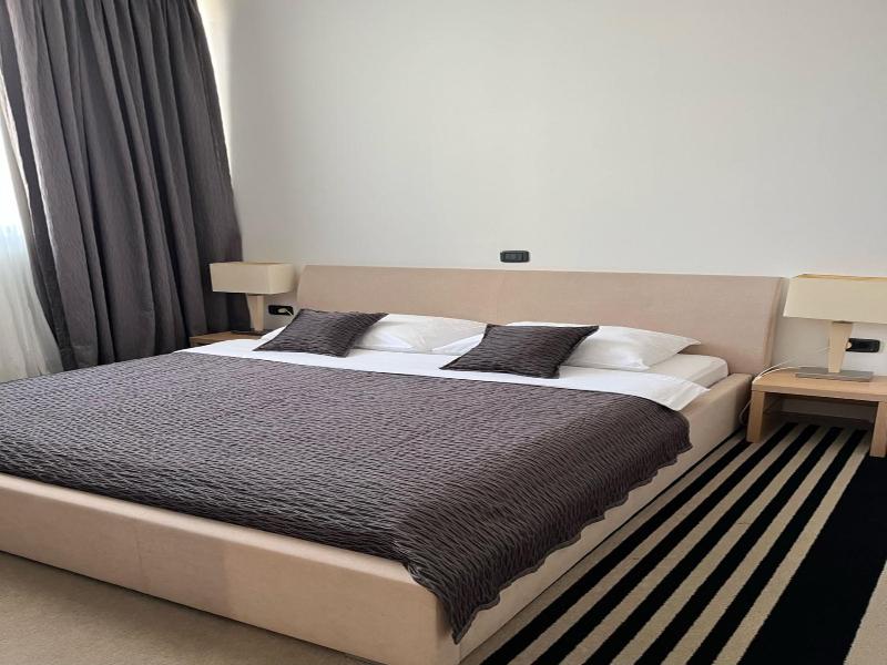 Zoo Hotel image