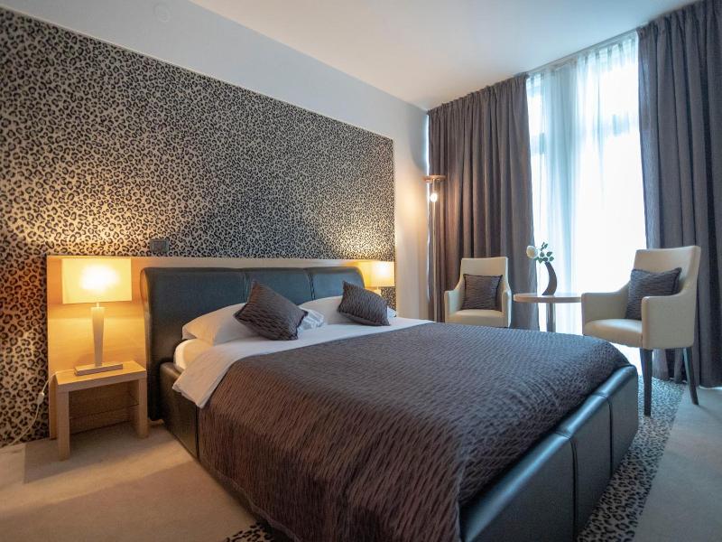 Zoo Hotel image