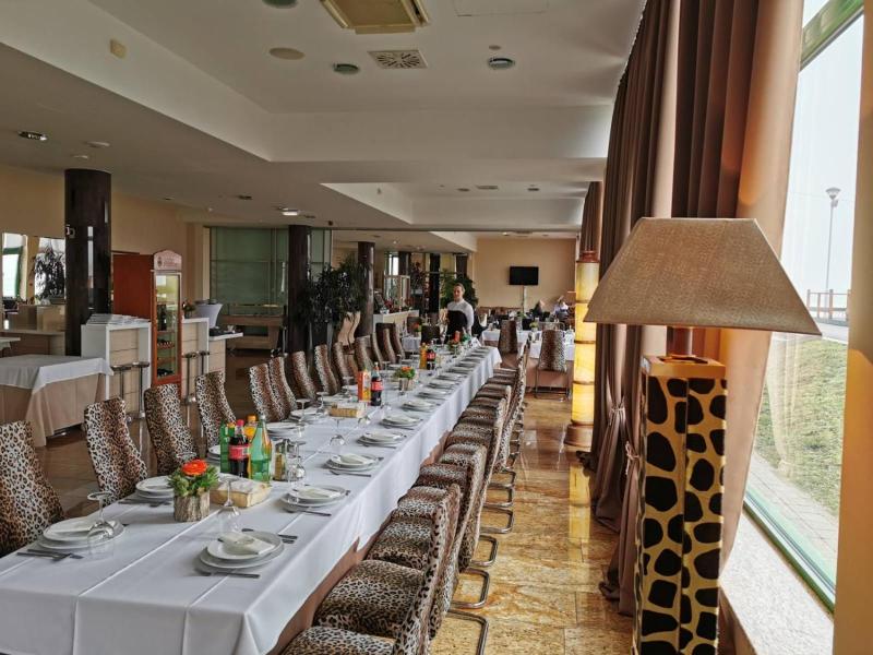 Zoo Hotel image