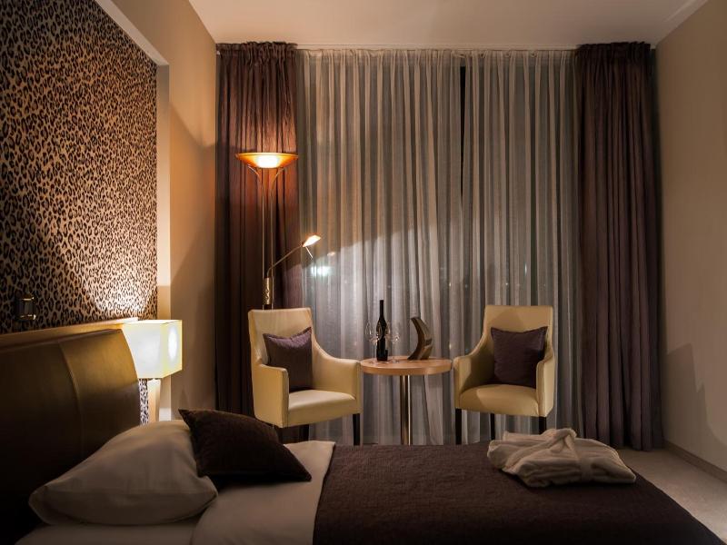 Zoo Hotel image