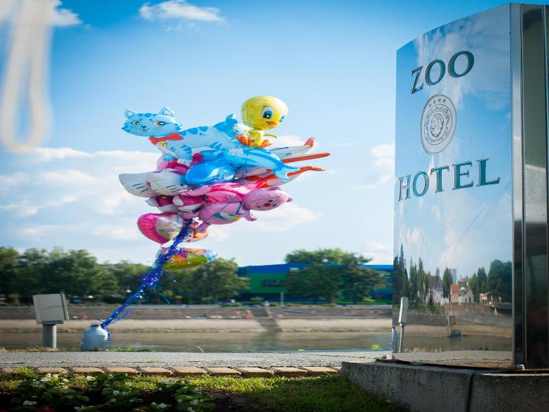 Zoo Hotel image