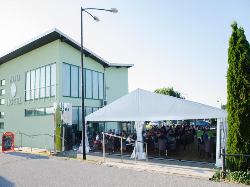 Zoo Hotel image
