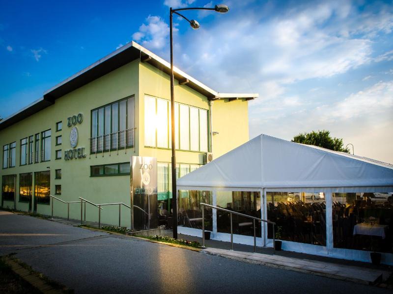 Zoo Hotel image