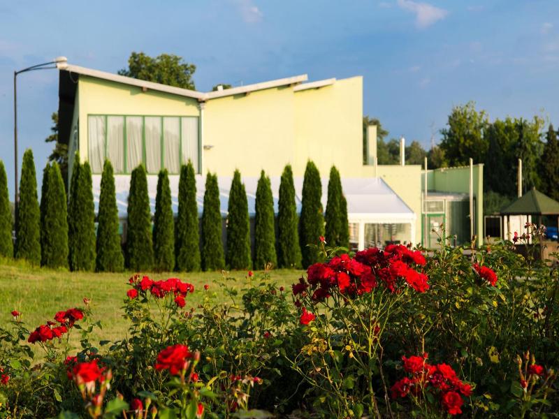 Zoo Hotel image