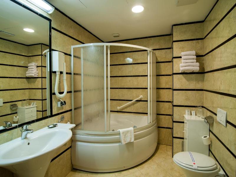 Zoo Hotel image