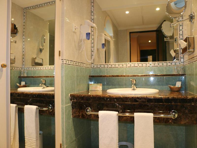 Hotel Cristina image