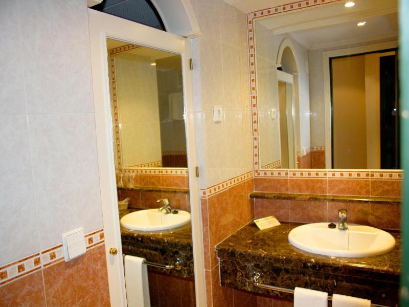 Hotel Cristina image