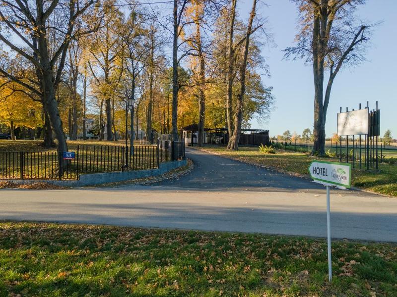 Hotel W Dobieszkowie image