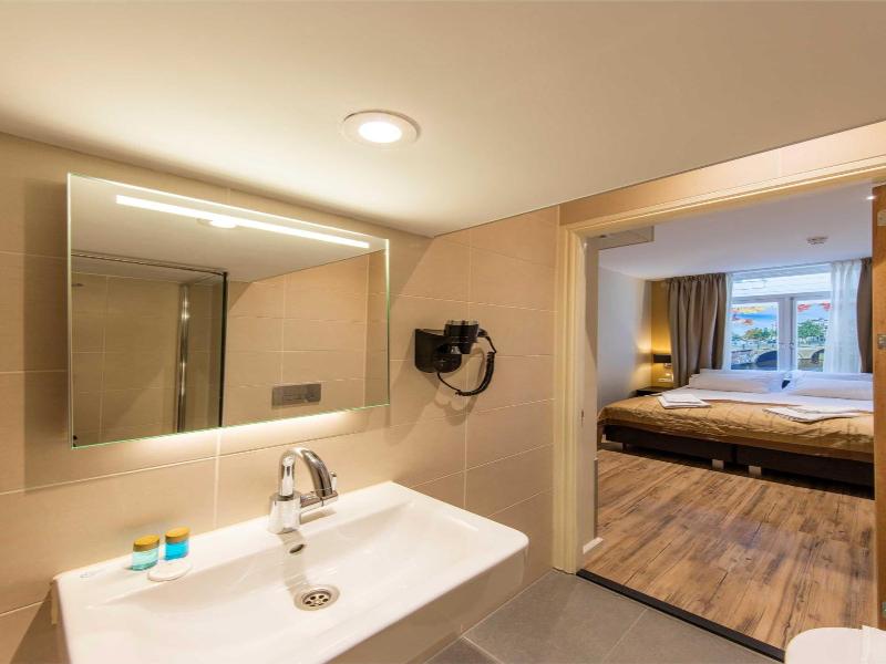Royal Plaza Hotel Amsterdam image