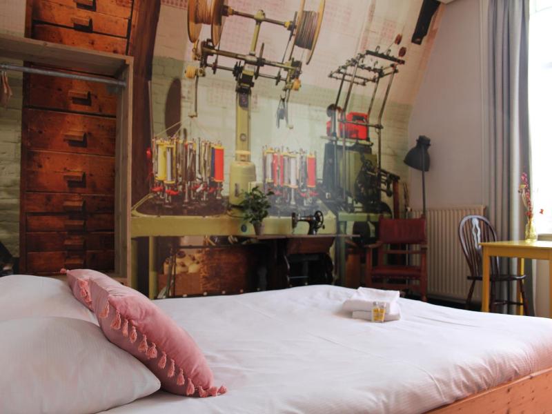 Hostel Roots image