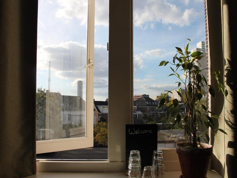 Hostel Roots image