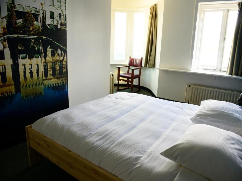 Hostel Roots image