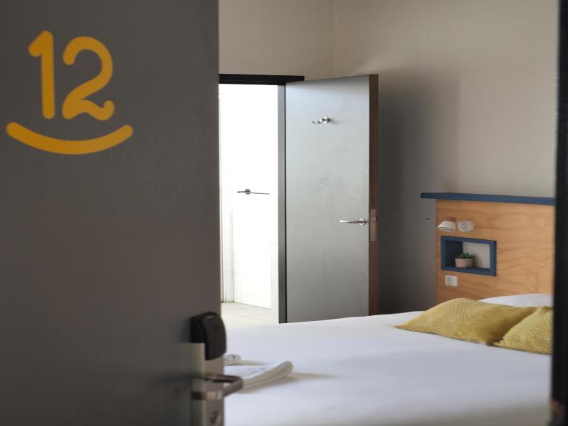 Hostel Roots image
