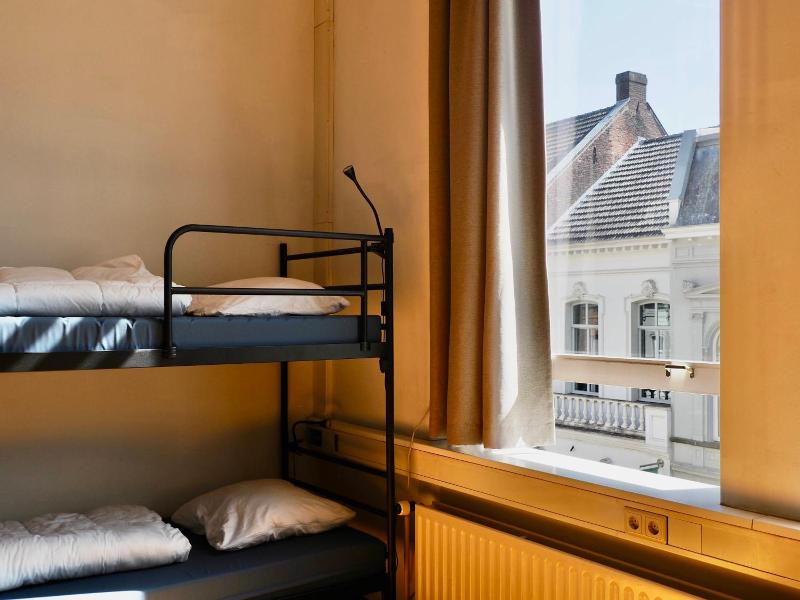 Hostel Roots image