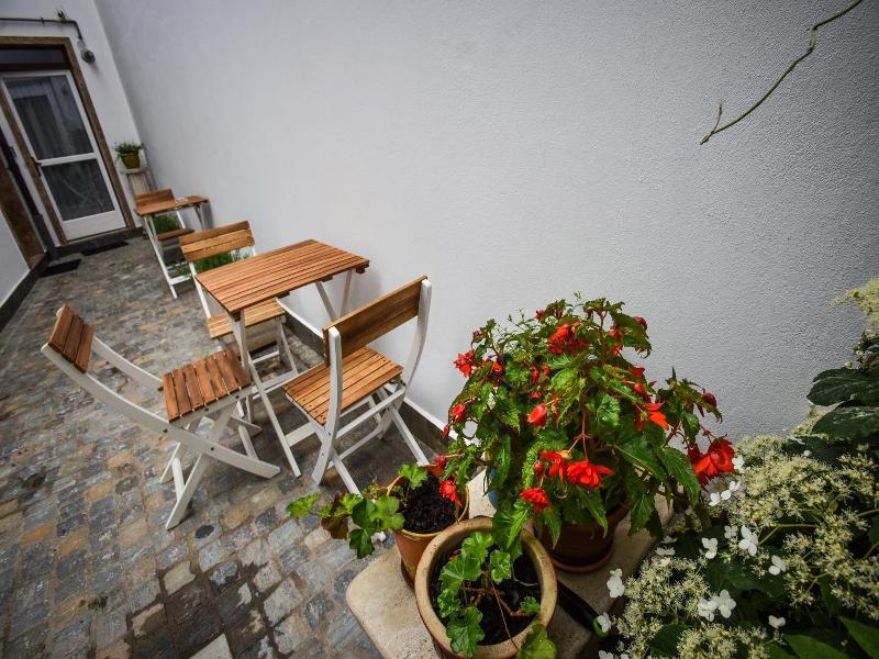 Yellowboot Aparthotel image