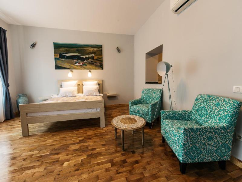 Yellowboot Aparthotel image