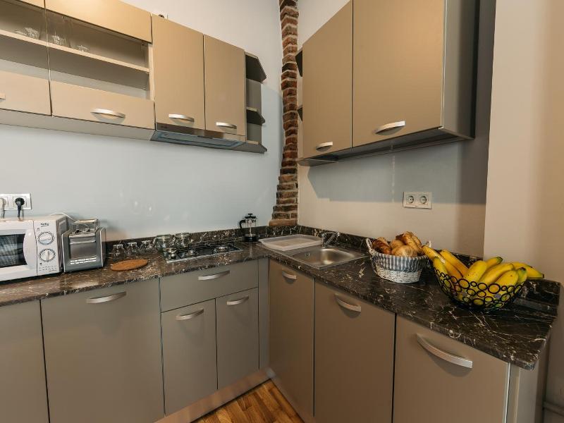 Yellowboot Aparthotel image