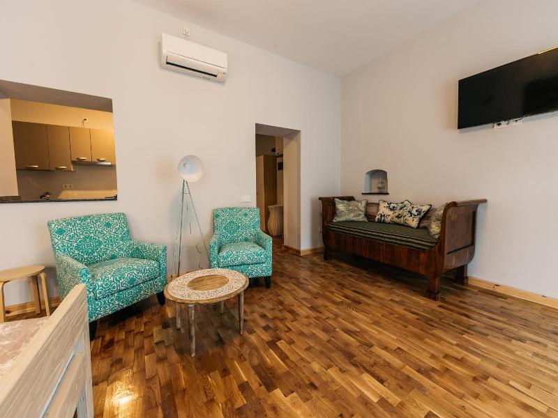 Yellowboot Aparthotel image