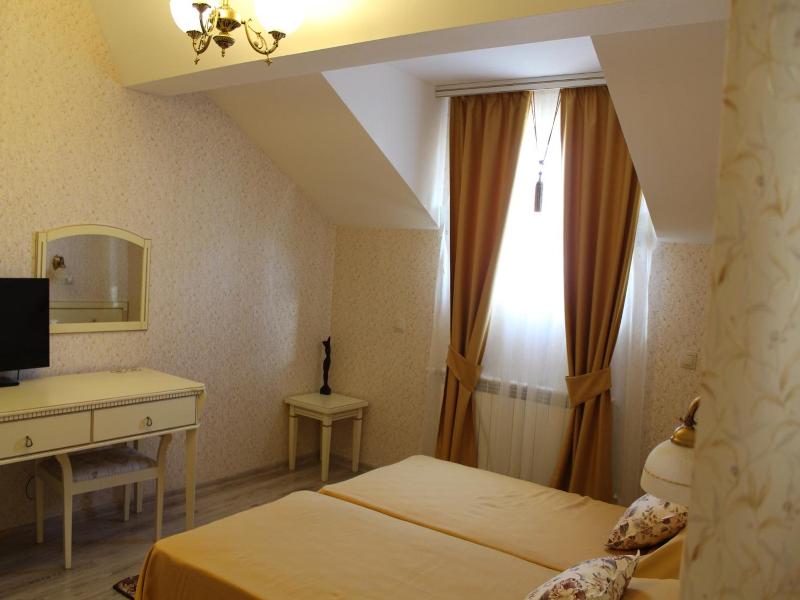 Villa Paris image