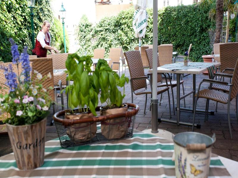 Hotel Restaurant Osterbauer image