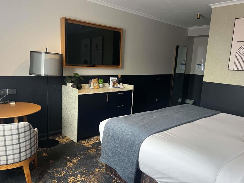Mercure Albury image