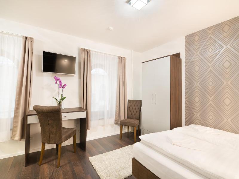 Paulay Downtown Apartments image