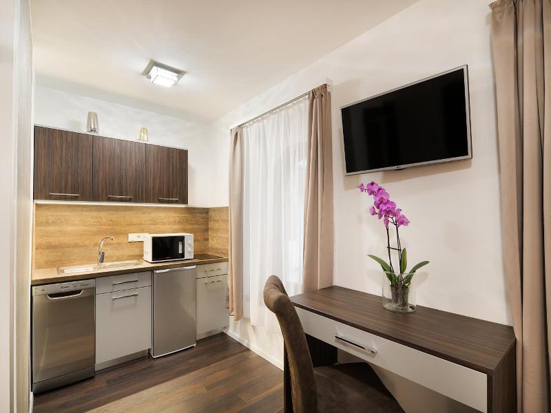 Paulay Downtown Apartments image