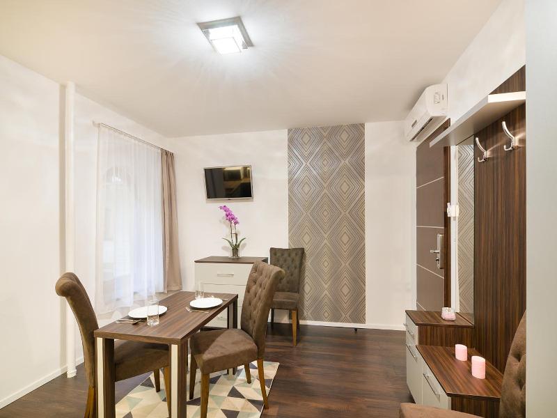 Paulay Downtown Apartments image