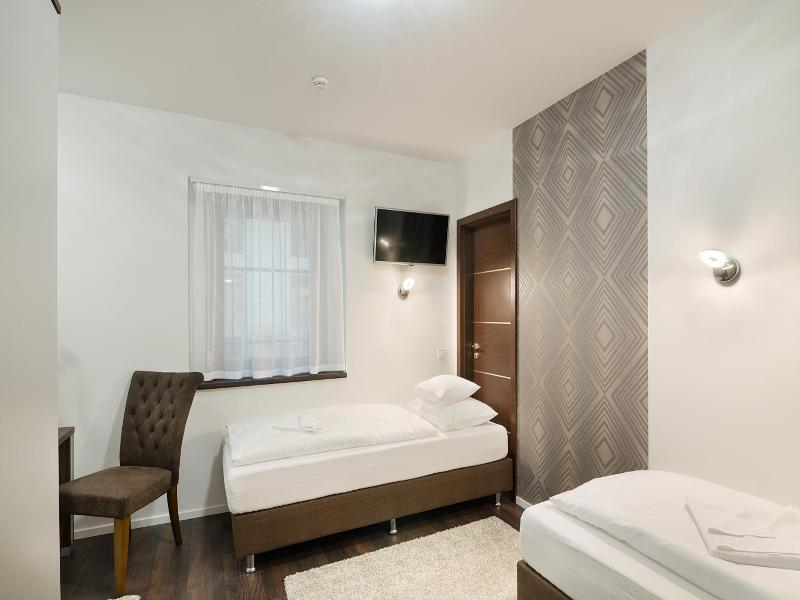 Paulay Downtown Apartments image
