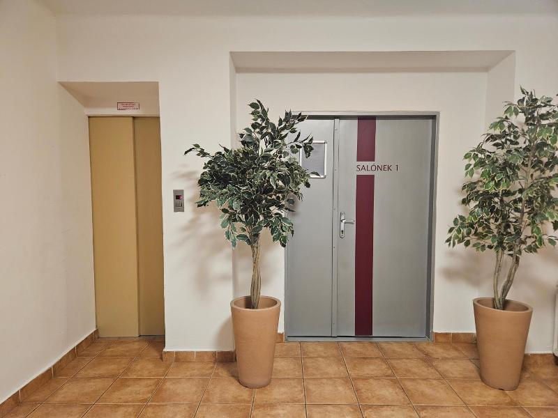 Hotel Trim image