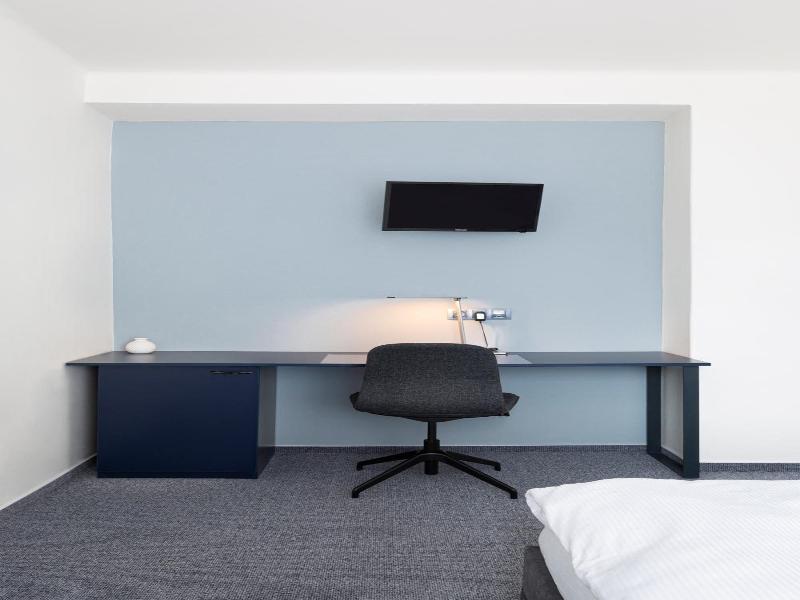Hotel Trim image