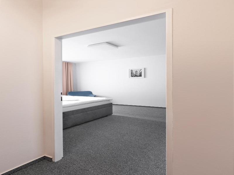 Hotel Trim image