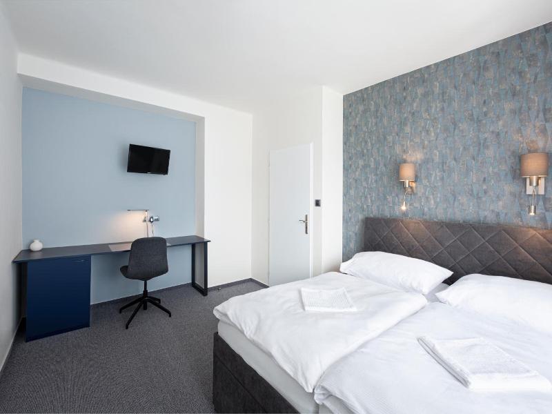 Hotel Trim image