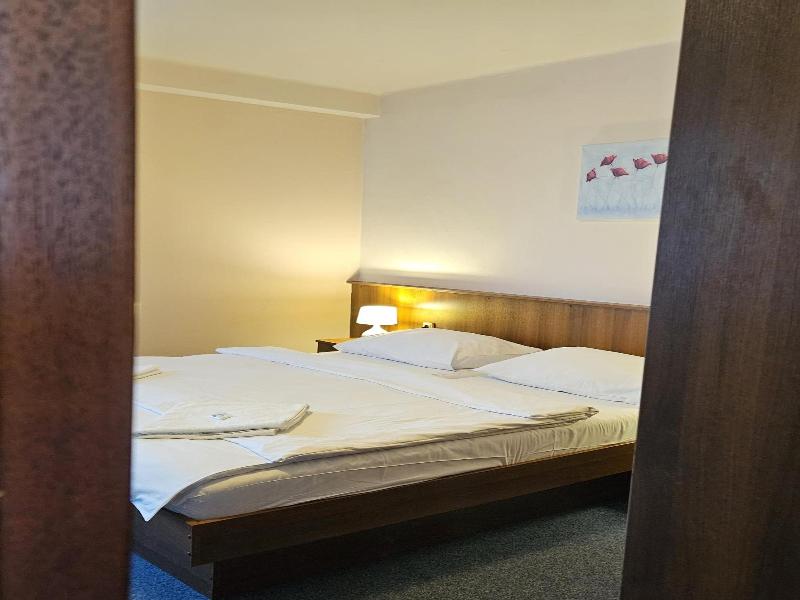 Hotel Trim image