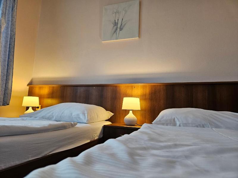 Hotel Trim image
