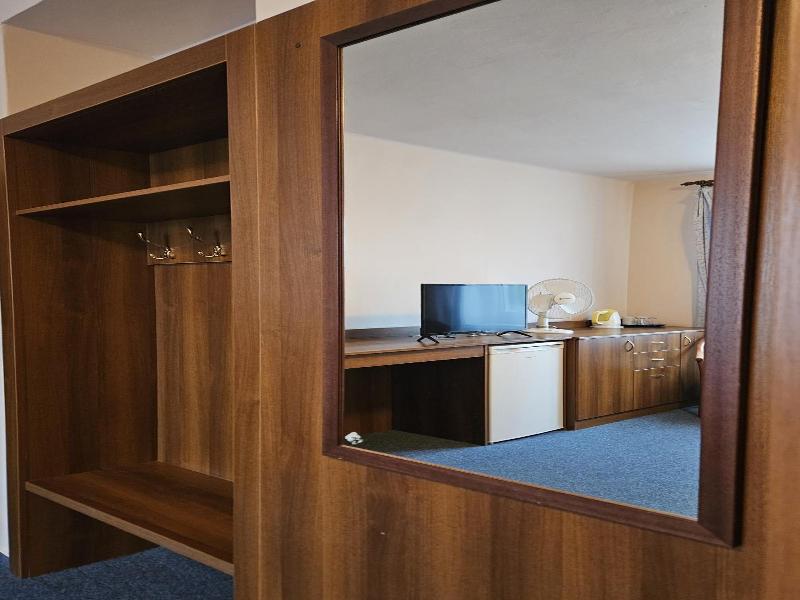 Hotel Trim image