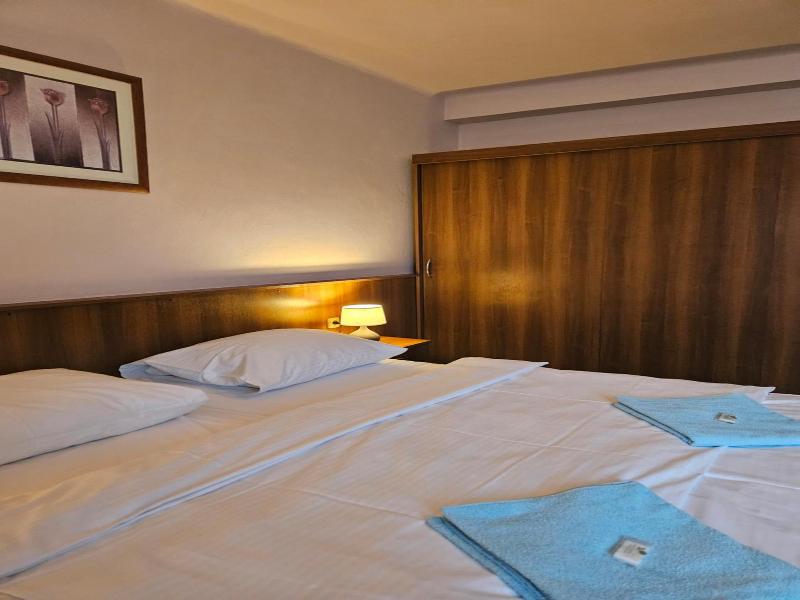 Hotel Trim image