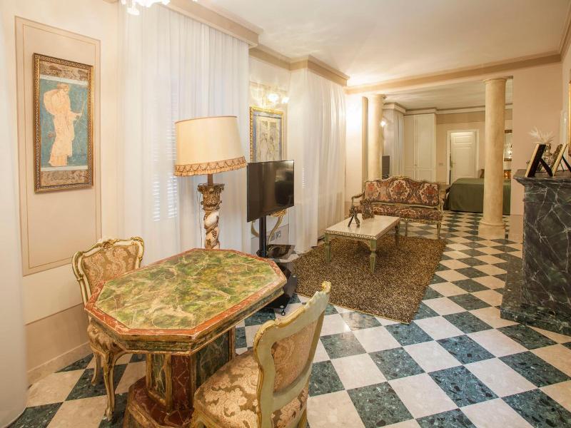 Martins Residence De Luxe image