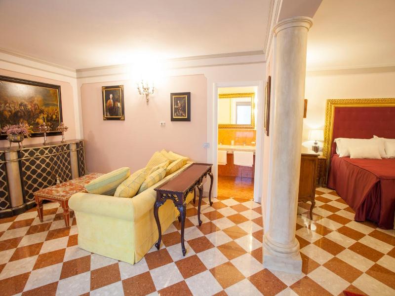 Martins Residence De Luxe image