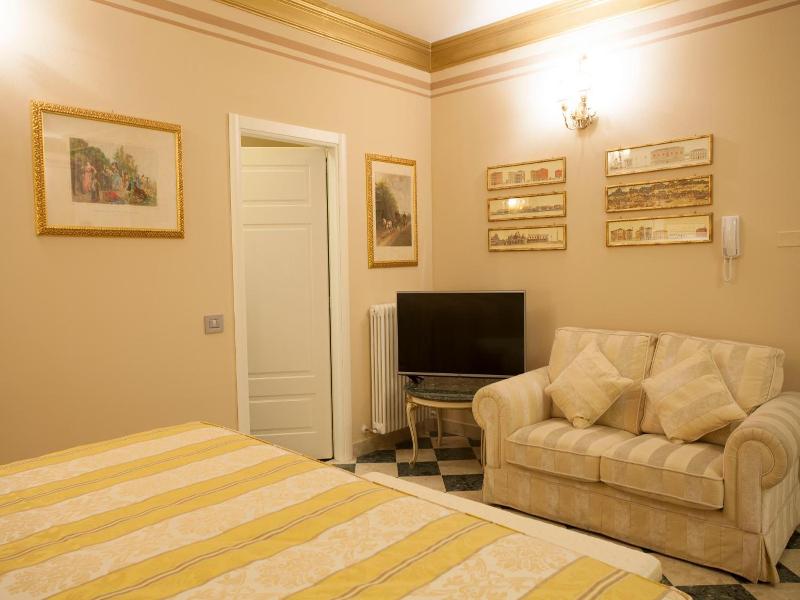 Martins Residence De Luxe image
